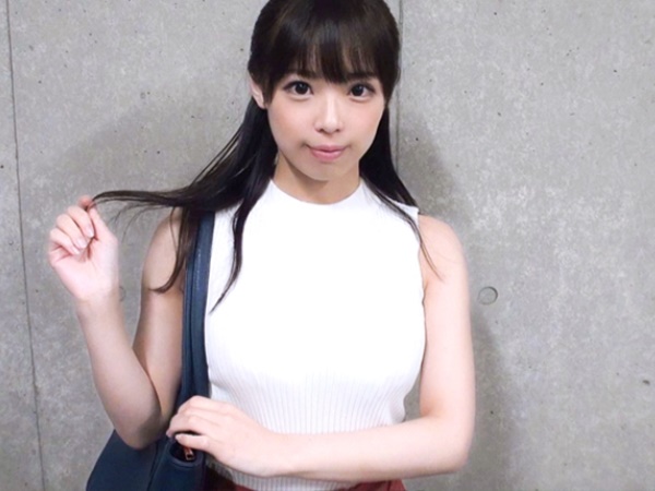 【女子大生を口説き落とせ！】激カワJDが3Pで大胆変身♡ 最初は恥ずかしがってたのに、チンポ2本を両手に握りしめ、メス顔全開で乱れまくる！恥じらいが快楽に負けた瞬間を激撮！