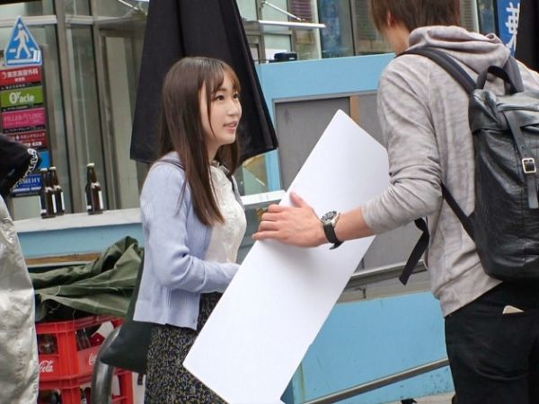 【ピュア美少女の初体験】『写真撮るだけじゃなかったの？』ナンパされたウブな子が戸惑いながらチンポフェラ♡キツキツおま○こにガチピストンで大人の世界へ！