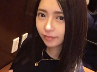 【美乳ロングヘア美女】『あっ…ダメ…そこ気持ちいい…』めちゃめちゃ美人な女の子のカラダを思う存分イジり倒す！ねっとり濃厚な騎乗位で感じまくる美少女の喘ぎ声がエロすぎて、もう止まらない！！♡