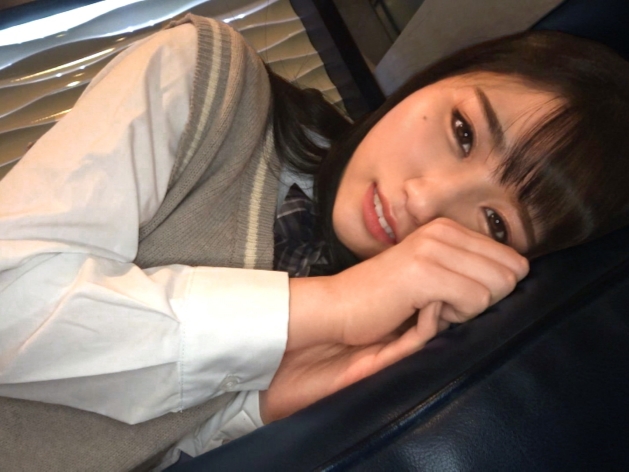 【顔射大好き美少女の淫乱テク】エロ可愛い彼女がハードピストンで男を骨抜き！硬直チ●コで激しく突かれ、キュートな顔にザーメンぶっかけ！興奮度MAXの顔射祭り！！