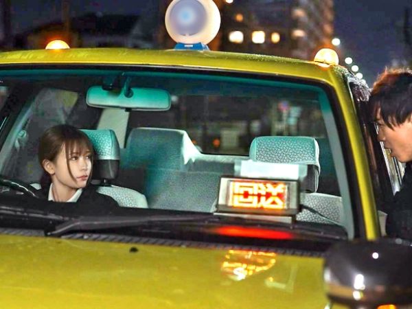 【危険な同棲生活】好奇心からナンパ男を自宅に招いたタクシー嬢！ 必死のアピールに負けて、中出しセックスの虜に… 制服姿から私服まで、エッチな同棲生活が止まらない！♡