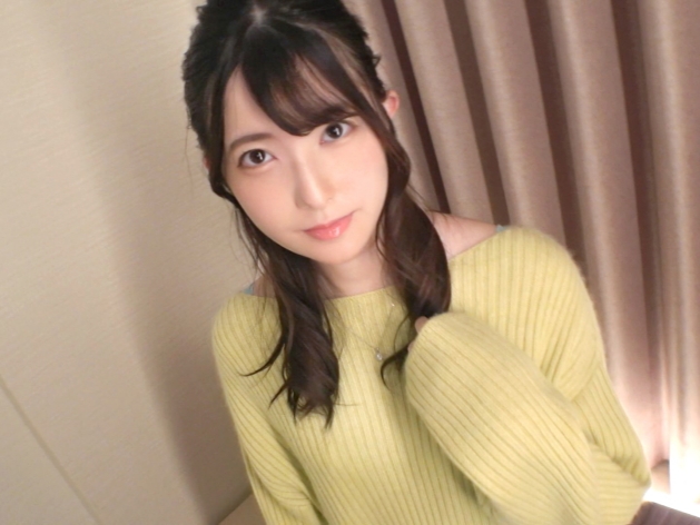 【美乳スレンダー美女と濃厚セックス】色白美肌のスレンダーボディをたっぷり愛撫！濡れ濡れマ○コにガチガチのデカチンを挿入し、激ピストンで感じまくる！！