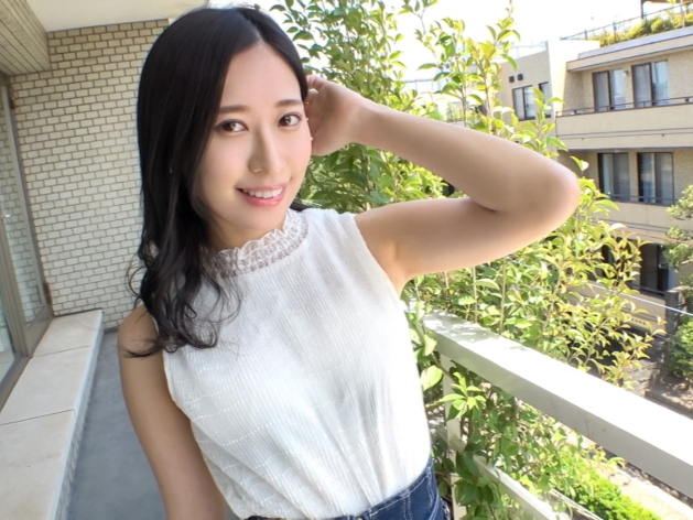 【美乳スレンダーお姉さん】セクシーなボディで誘惑！細身のお姉さんが肉棒を咥え込み、感じまくる姿に超興奮！美乳を揺らしながら乱れる姿は必見！