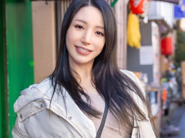 【美熟女社長夫人の禁断不倫】『旦那じゃ満足できないの…』40代とは思えない美巨乳ボディの奥様が、欲求不満を解消するため他人チンポに溺れる！秘密のハメ撮り性交で乱れまくる！