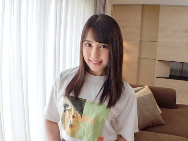 【無毛美少女】ツルマン美少女の敏感マ●コに激ピストン！ねっとり愛撫で濡れ濡れ、ビンビンチ●ポで突きまくって快感爆発！可憐な顔してエッチなカラダがヤバい！♡