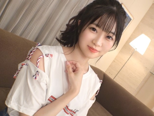 【美ボディインストラクターの秘密】『ダメ…でも気持ちいい…』小柄でキュートなジムトレーナーがハメ撮りで本気モード！引き締まった美ボディをチンポで激しく突かれ、小動物のような喘ぎ声が響く！彼女の無防備な姿に興奮必至！♡