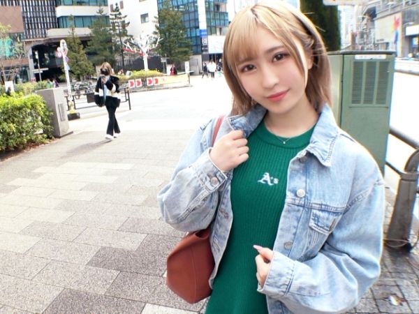 【金髪ギャル美容師の裏バイト】『お兄さん、気持ちよくしてあげる♡』色白スレンダーな金髪ギャルが、仰向けチンポにじゅぽじゅぽフェラご奉仕！美容師の指先が光る手コキテクで、口内にドッピュン大量射精！ヤバいほどエロい！