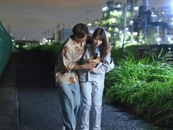 【同棲中の理系女子】工場勤務の清楚系女子が偶然出会った男を介抱するため家に招き入れ…禁断の情熱に火がつき、理性崩壊！肉体を貪り合う爛れた夜♥