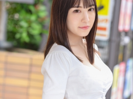 【萌々ちゃんの素人宅訪問】超絶美少女が一般男性とエッチな体験！ふわふわボディで素人チ●ポを癒し、本気のセックスで乱れまくる！♡