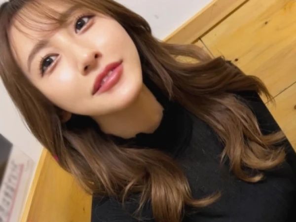 【人妻の危険な再会】「久しぶりすぎて興奮しちゃう♡」学生時代の同級生と禁断の不倫！ご無沙汰マ○コに昔の同級生のチ○ポがズッポリ！エロ下着で誘惑する美熟女の淫乱プレイ！！