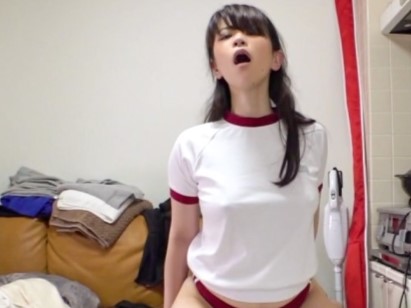 【ブルマ美少女の誘惑】透け乳首がヤバい！！制服の下はブルマ姿のロリっ娘が騎乗位で激ピストン！奥まで突かれてポルチオ開発で痙攣イキまくり♡