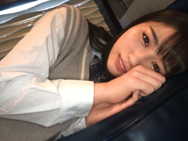 【部活美少女の禁断エッチ】陸上で鍛えたスレンダーボディの女子大生がオジサンとヤバい関係に！くびれボディを激しく突かれて感じまくり、痙攣絶頂の連続！ウブな顔してエッチな喘ぎ声が止まらない♡