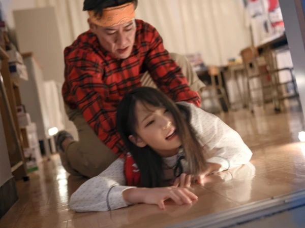 【オタサーの悲劇】紅一点の彼女がストーカー男に弱み握られ快楽堕ち！ サークル仲間に寝取られる胸糞NTR♡ 抵抗空しく快感に溺れる姿は必見！ 彼女の堕ちていく様子に興奮間違いなし！