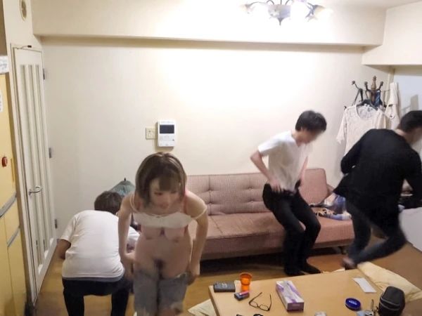 【同棲カップル逆NTR】街で確保した素人カップルの彼氏を寝取っちゃう！彼女が来る部屋でスリル満点の浮気セックス、背徳感がたまらない！♡